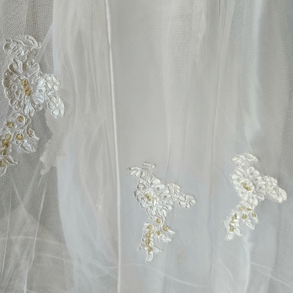 Vintage White Mon Cheri Ballgown Wedding Dress - Picture 9 of 15
